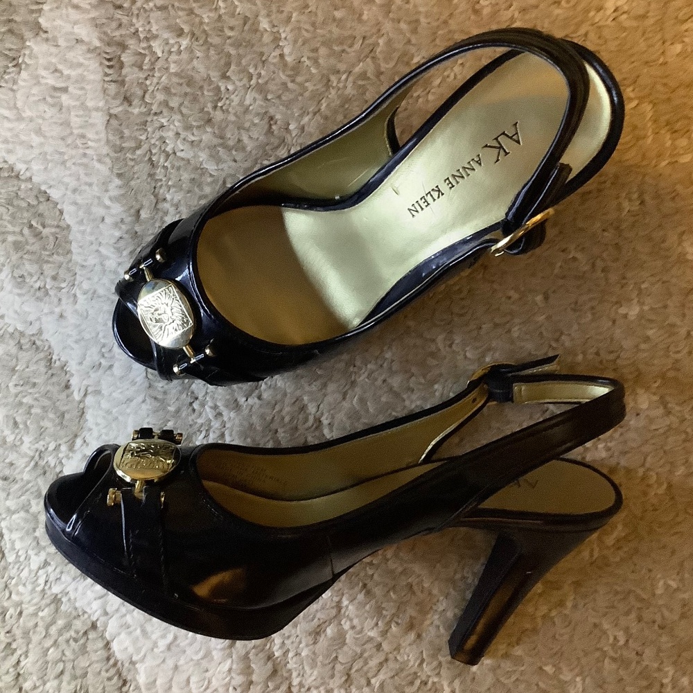 *3 for $20* Anne Klein Black Patent 6.5M EUC